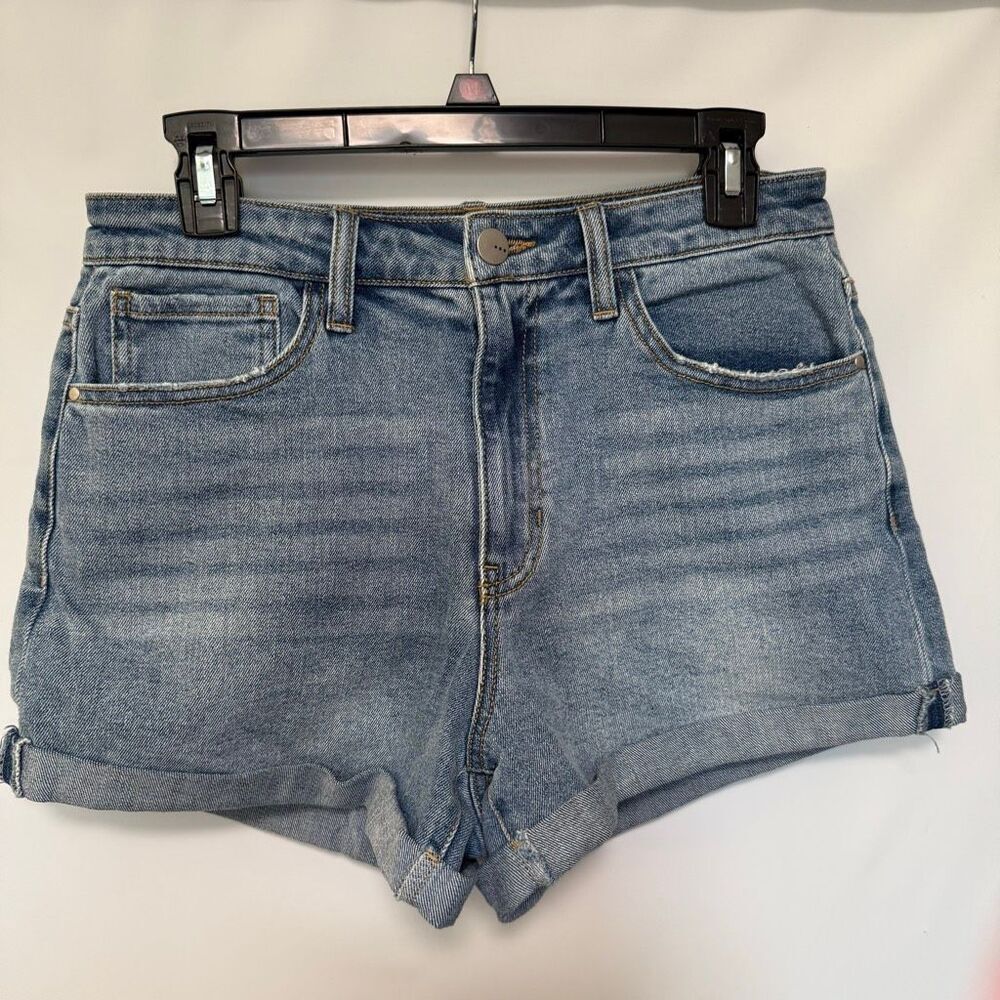 Tgla Women’s blue denim cuffed short size 27